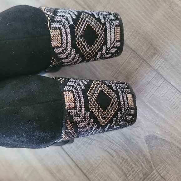 Boots - Picture 2 of 3